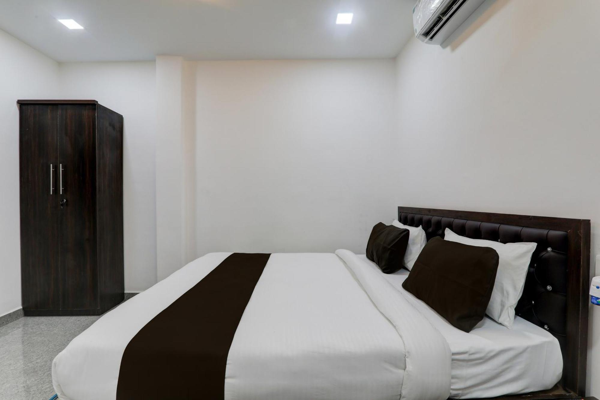 Super Hotel O Flagship Hotel Mk Palace ラクナウ エクステリア 写真