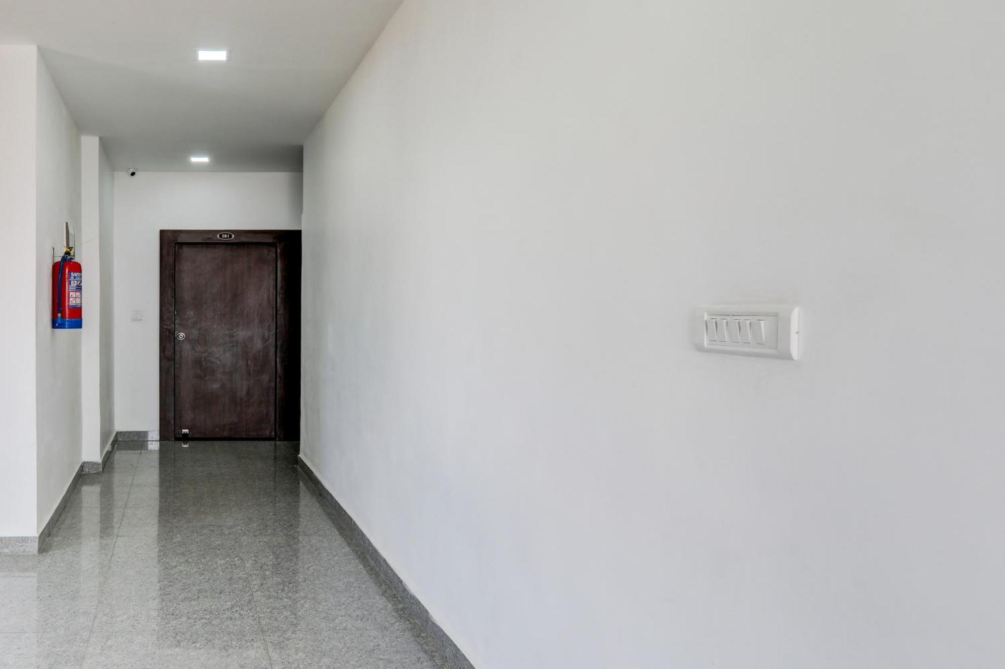 Super Hotel O Flagship Hotel Mk Palace ラクナウ エクステリア 写真